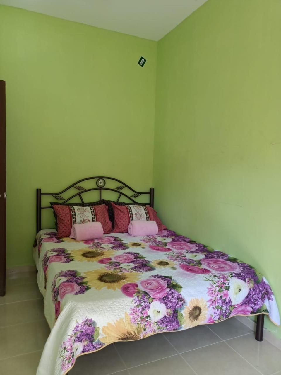 Yasmeen Homestay Kemaman Chukai Zewnętrze zdjęcie